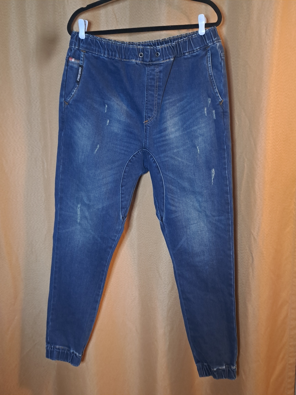 Relaxed Fit Men's Denim Jogger Jeans in Blue